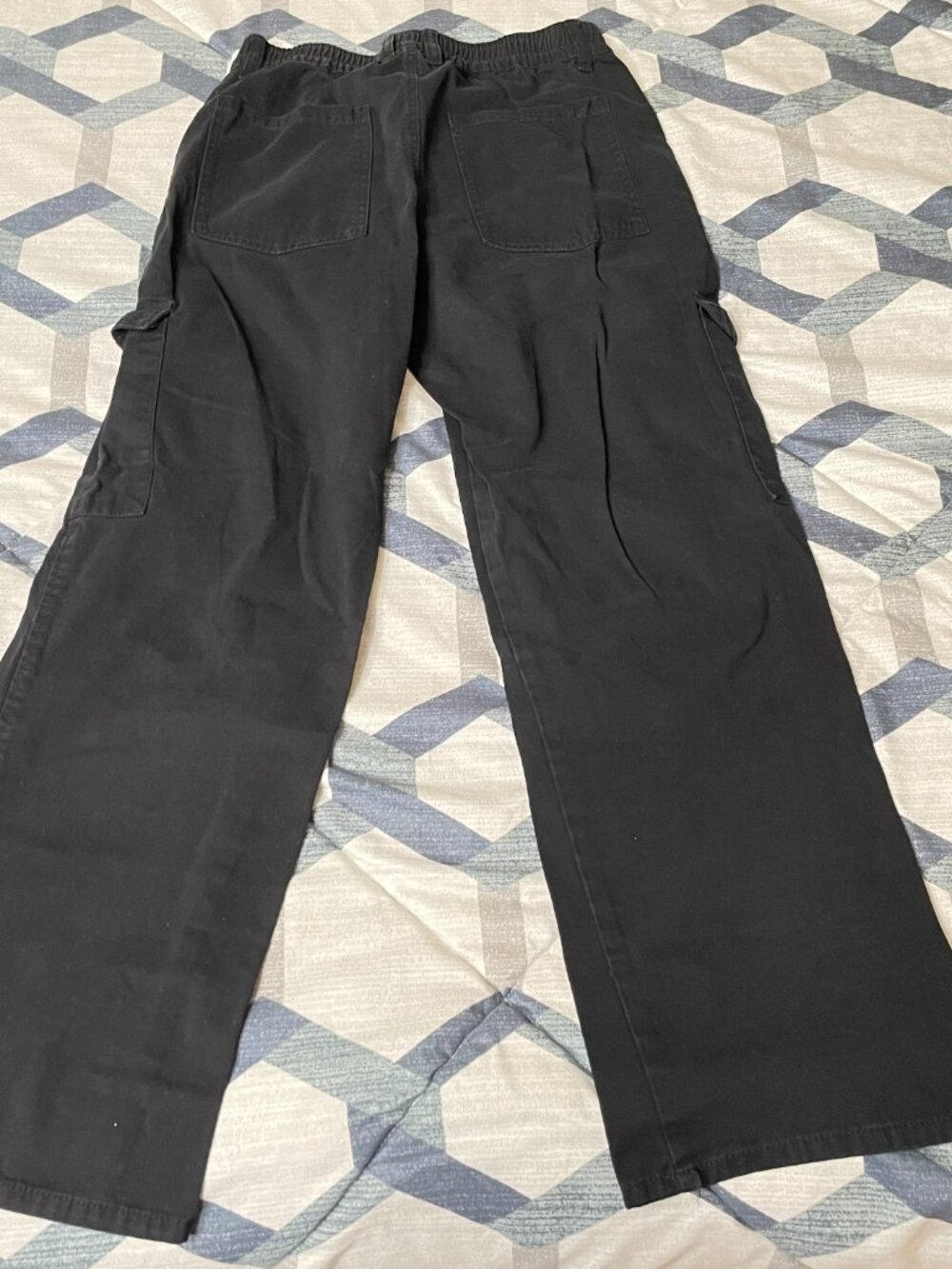 black pants - Picture 3 of 5